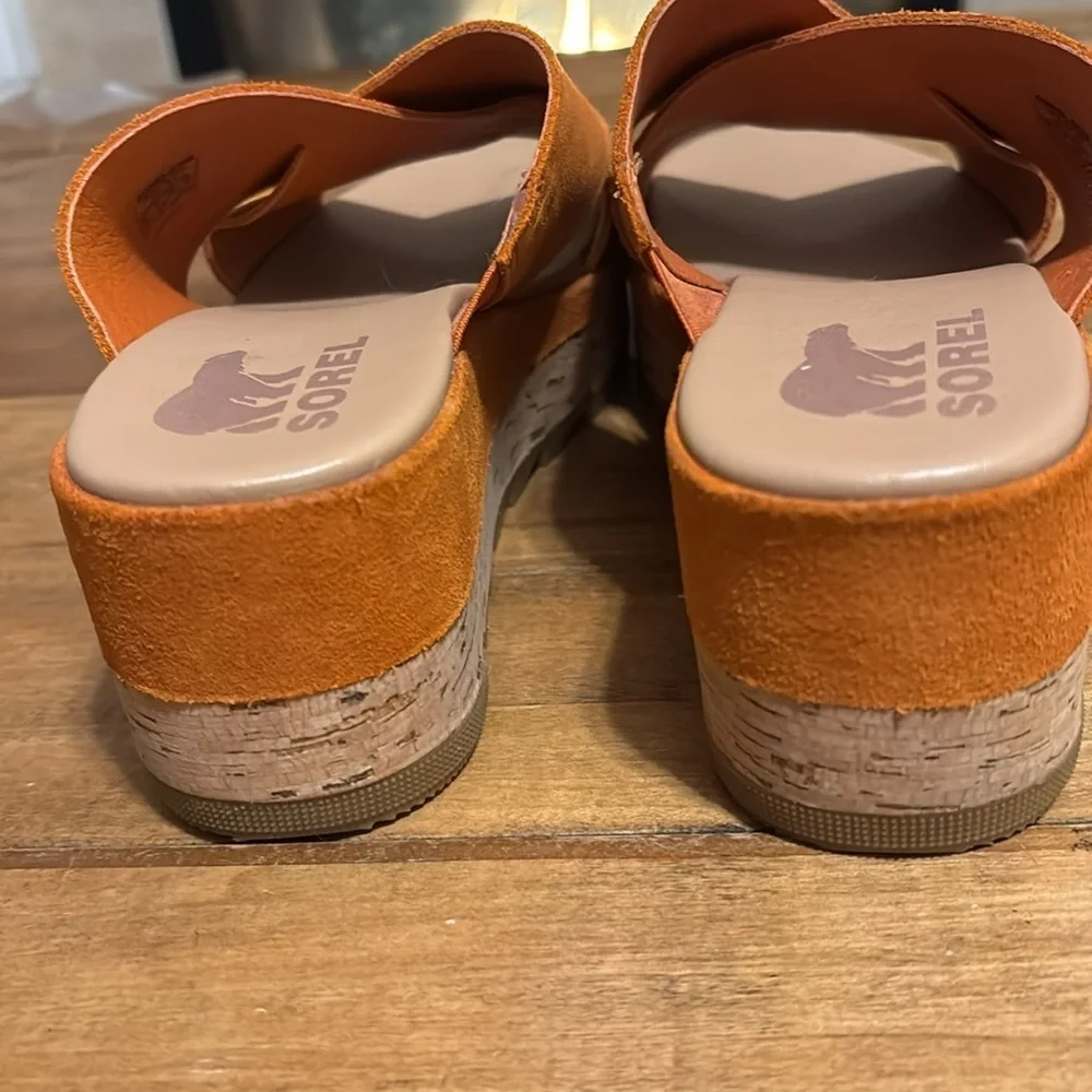 Sorel Cameron Desert Sun/Gum Women's Suede Flatform Mules, 9